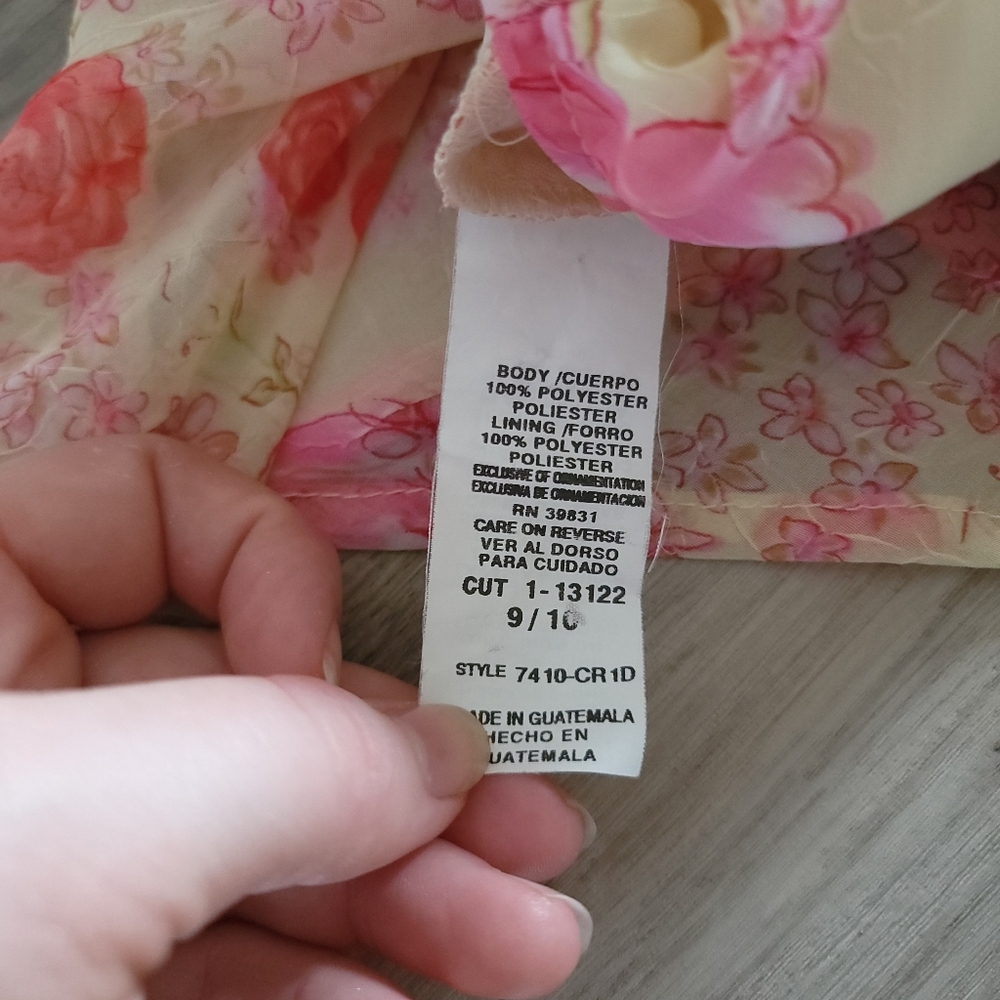 *sold* 90s Vintage Spring Floral Mini Dress - Picture 10 of 15